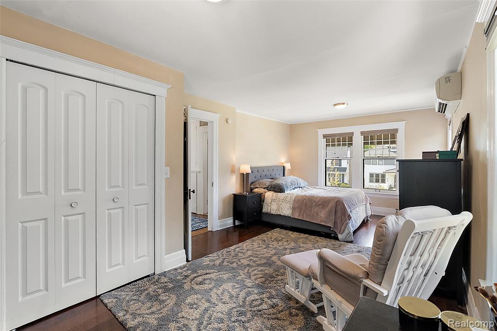 867 Edison Street Property Photo 18