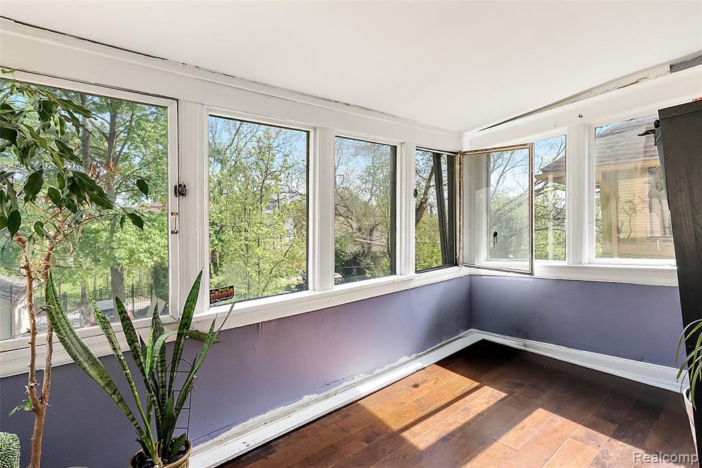 867 Edison Street Property Photo 23