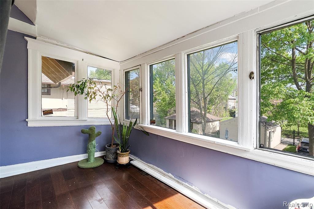 867 Edison Street Property Photo 24