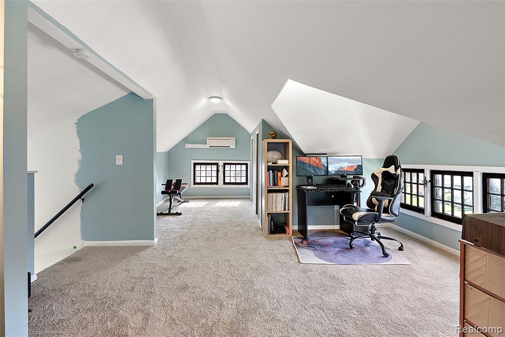 867 Edison Street Property Photo 28