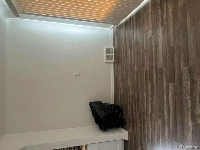 8620 Rosemont Avenue Property Photo 18