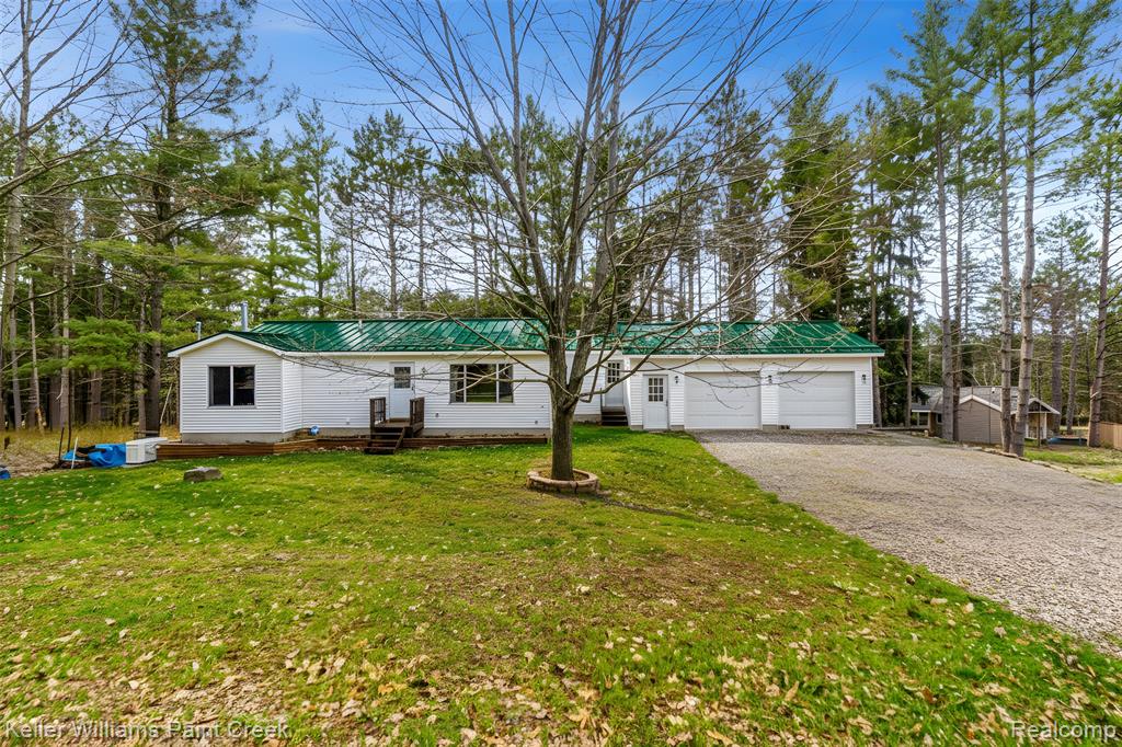 228 Clearview Drive Property Photo 2