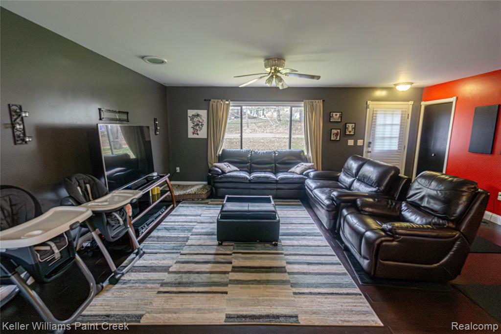 228 Clearview Drive Property Photo 6