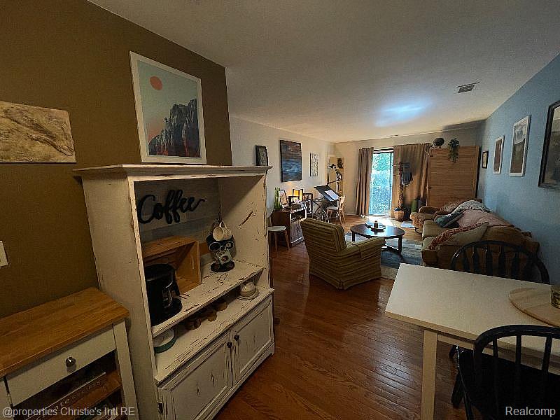 15999 W 11 Mile Road Property Photo 4
