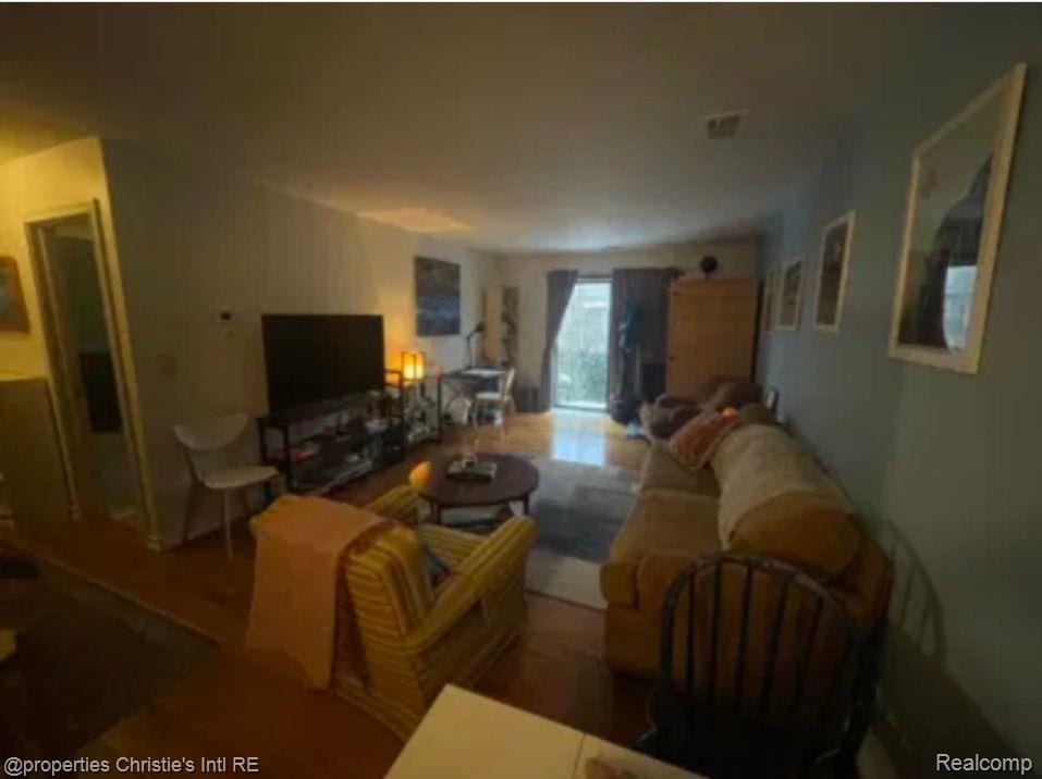15999 W 11 Mile Road Property Photo 6
