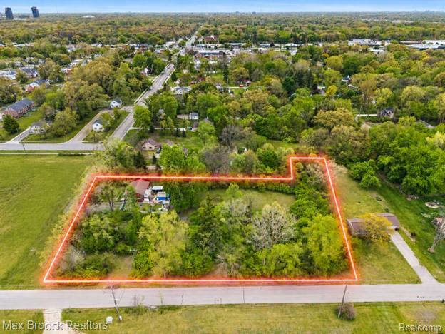 24811 W Nine Mile Road Property Photo 6