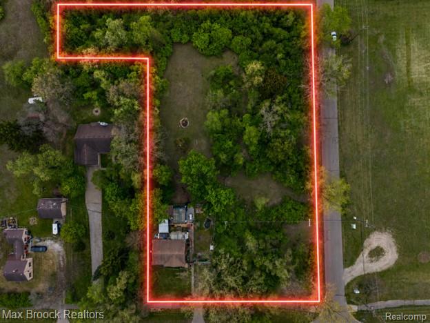 24811 W Nine Mile Road Property Photo 9