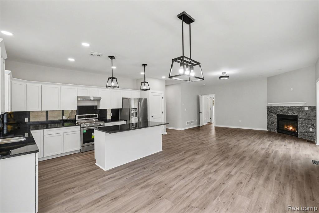 17311 Timber Creek Property Photo 4
