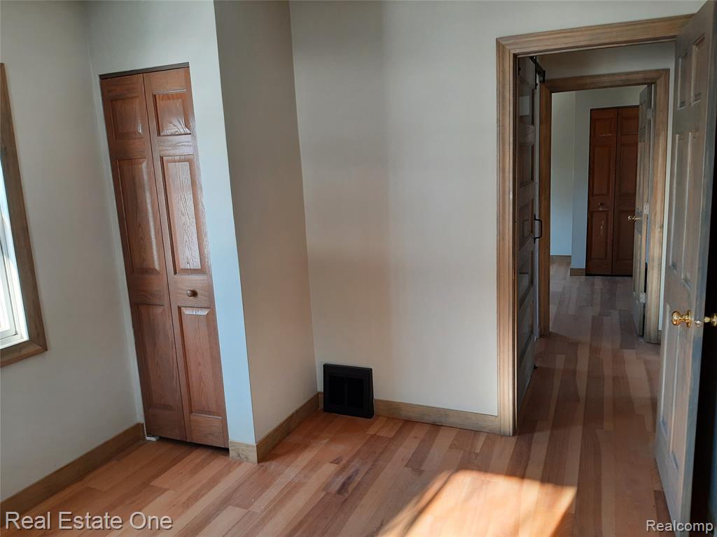 1850 + 1852 Ward Road Property Photo 12