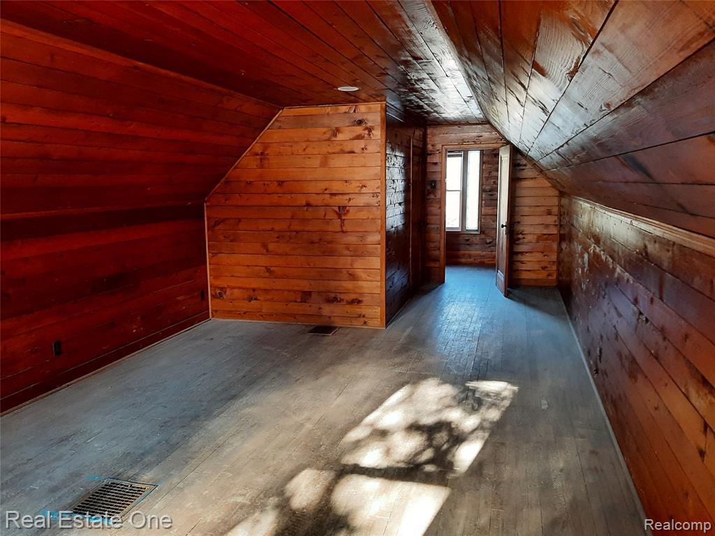 1850 + 1852 Ward Road Property Photo 18