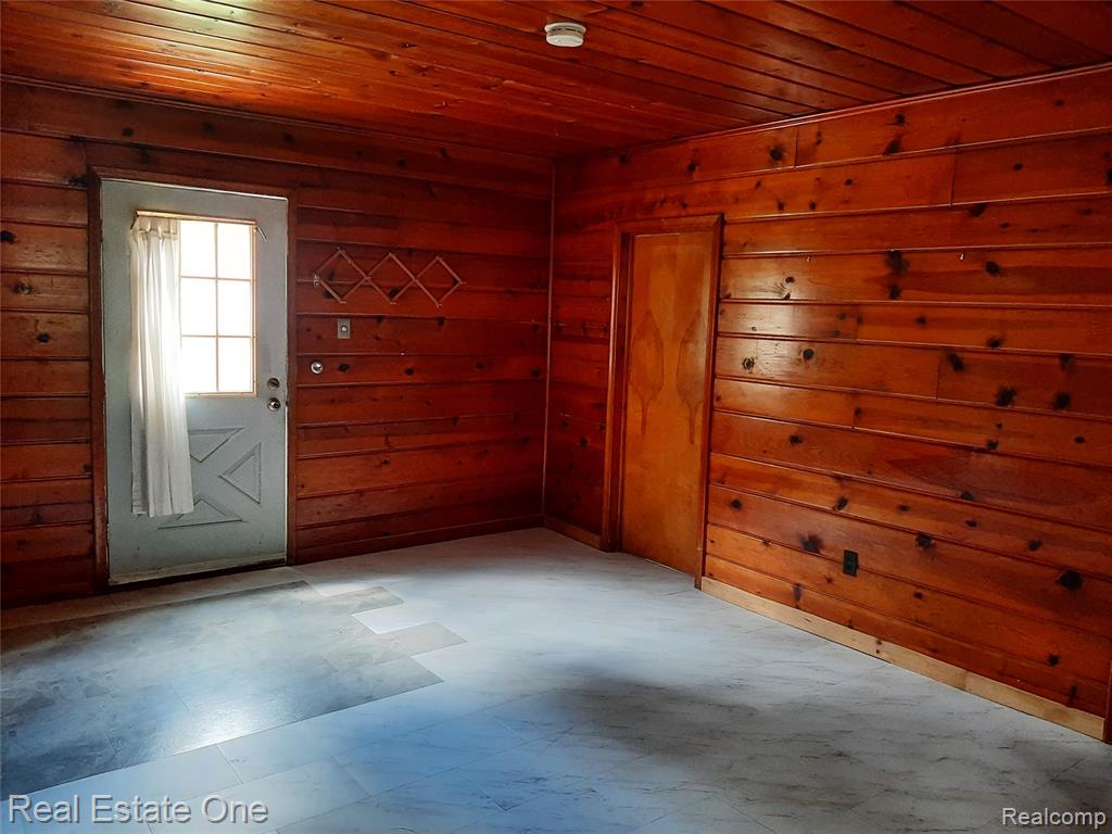 1850 + 1852 Ward Road Property Photo 25