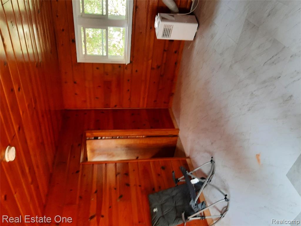 1850 + 1852 Ward Road Property Photo 26