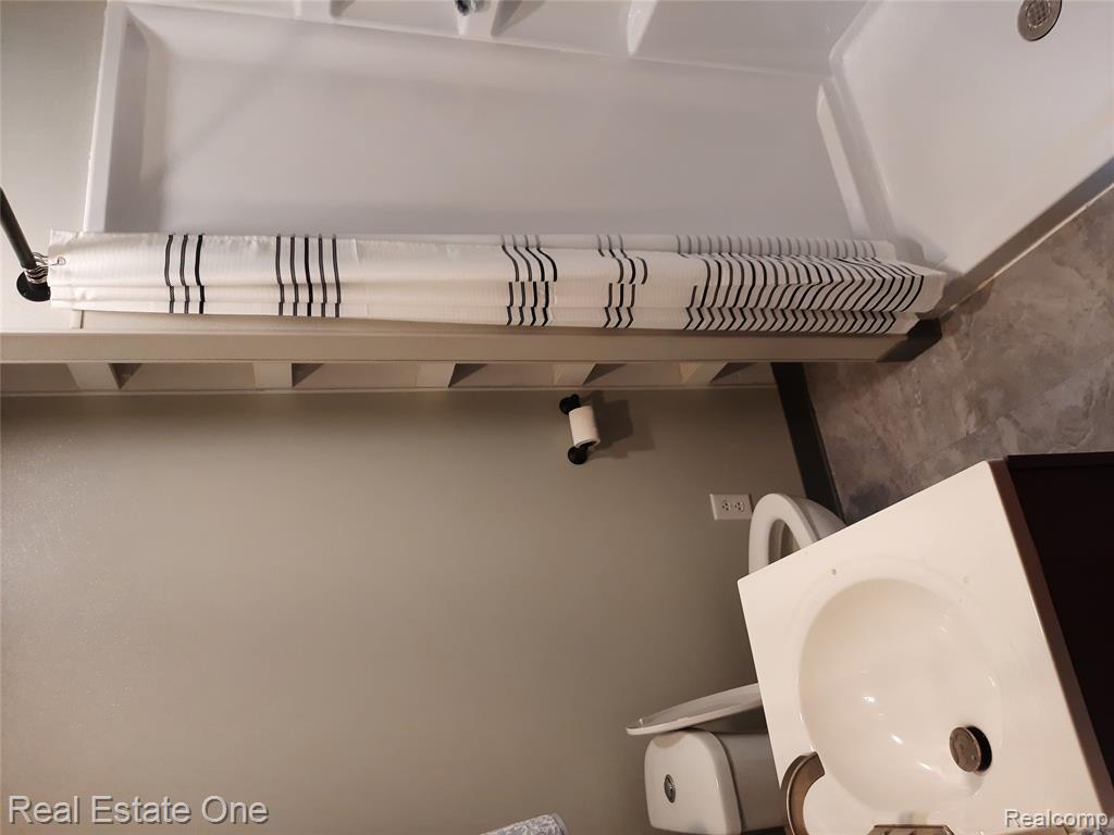 1850 + 1852 Ward Road Property Photo 30