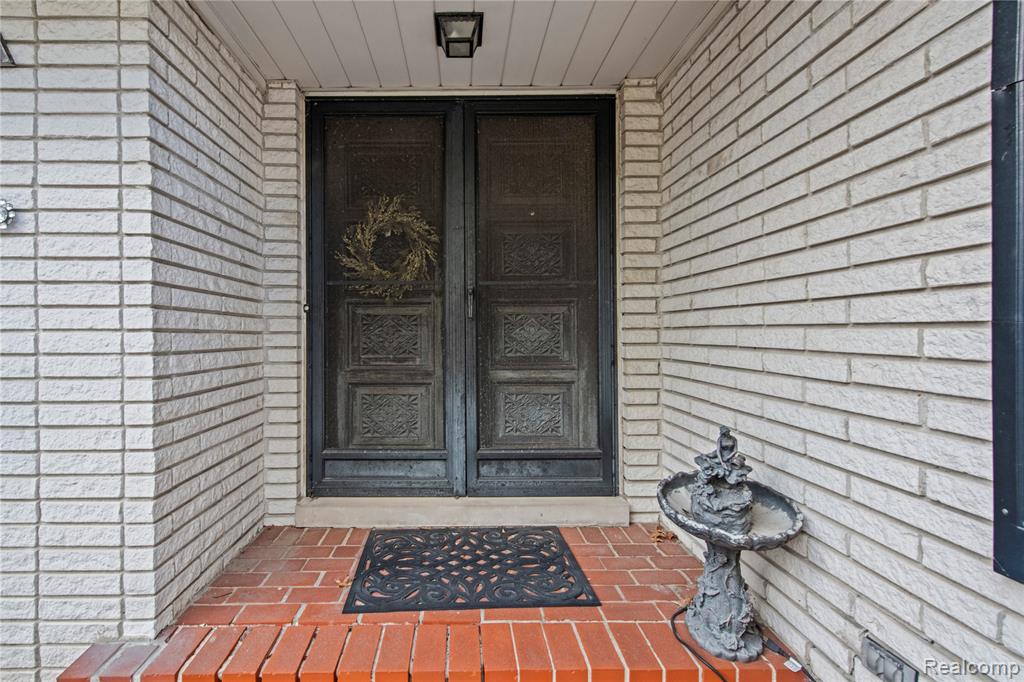 38219 Santa Anna Street Property Photo 4