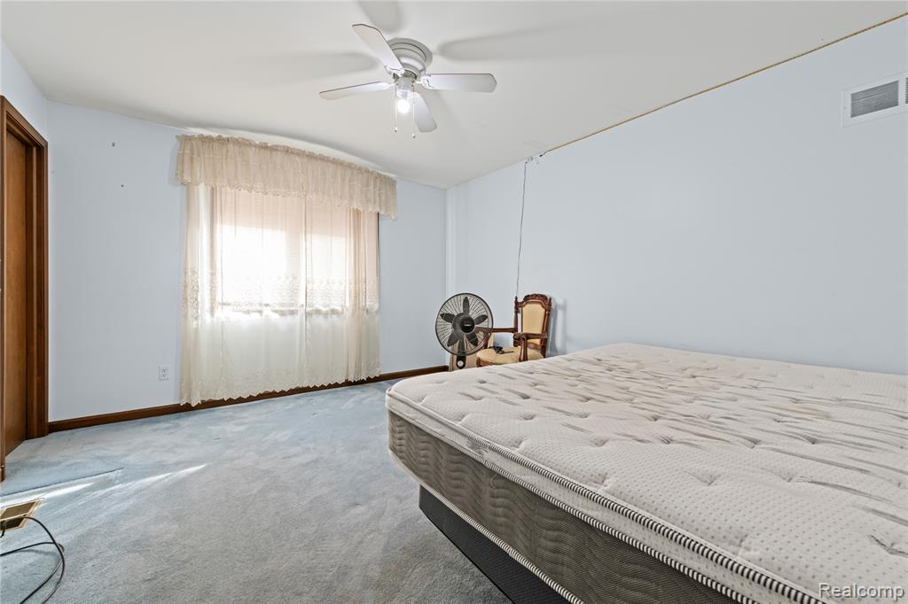 38219 Santa Anna Street Property Photo 9