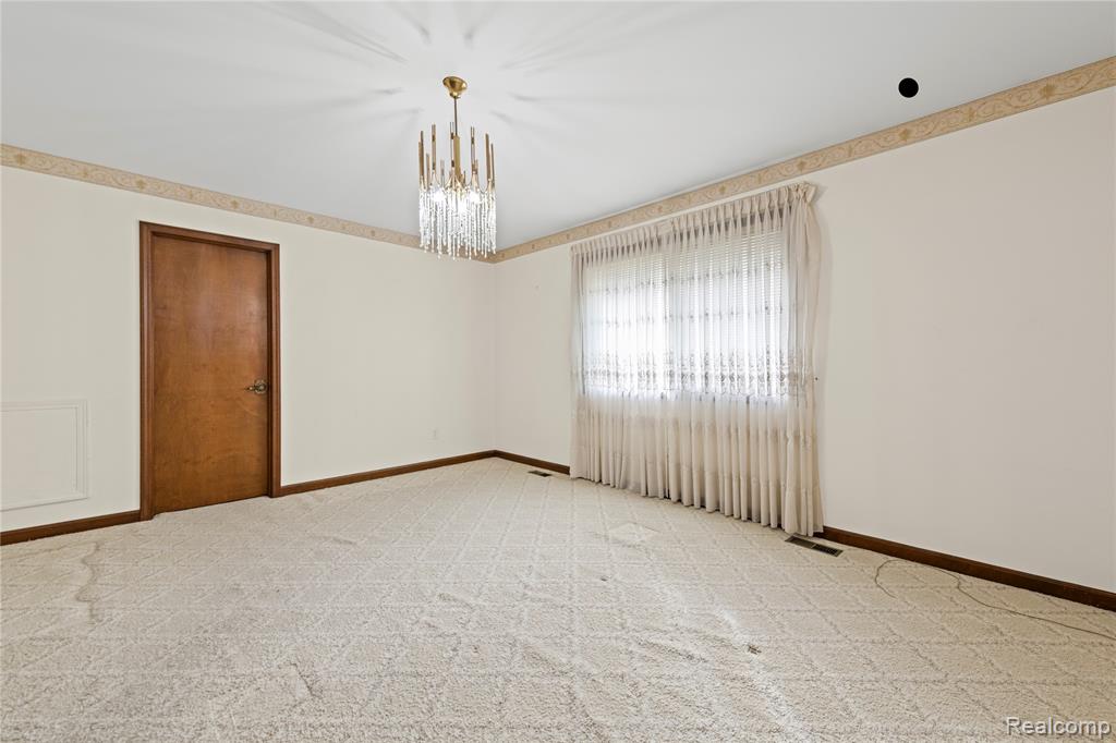38219 Santa Anna Street Property Photo 12