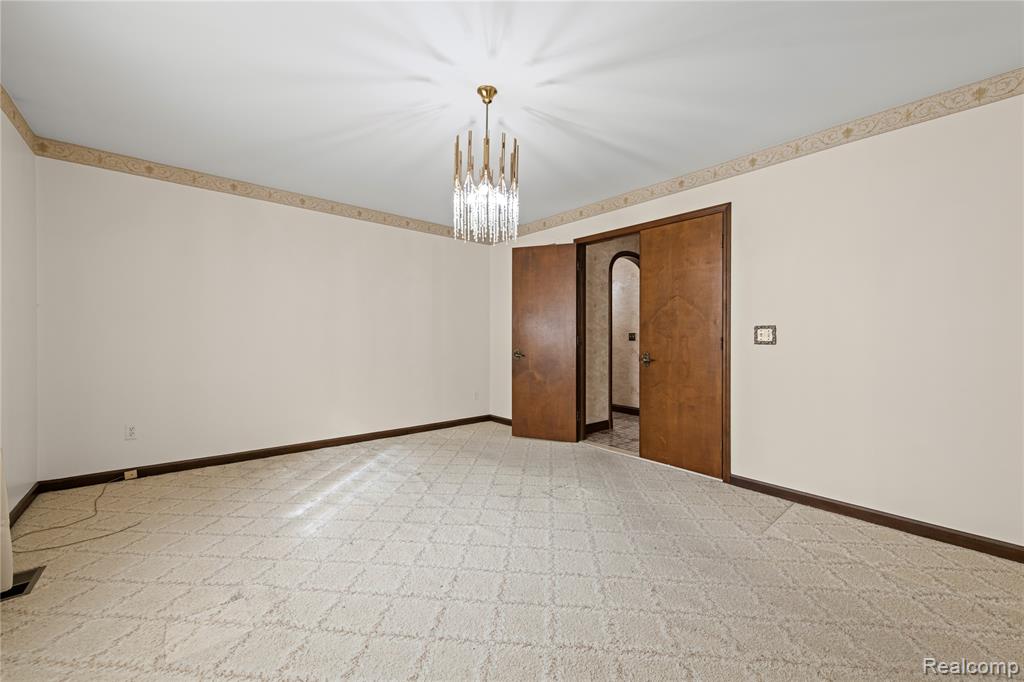 38219 Santa Anna Street Property Photo 13