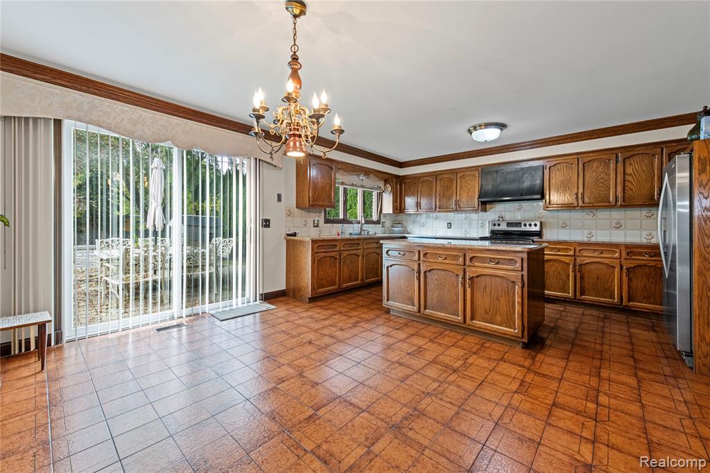 38219 Santa Anna Street Property Photo 16