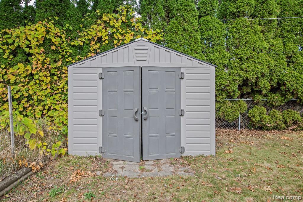38219 Santa Anna Street Property Photo 31