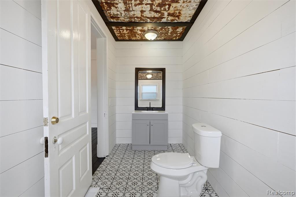 26249 E Huron River Drive Property Photo 17