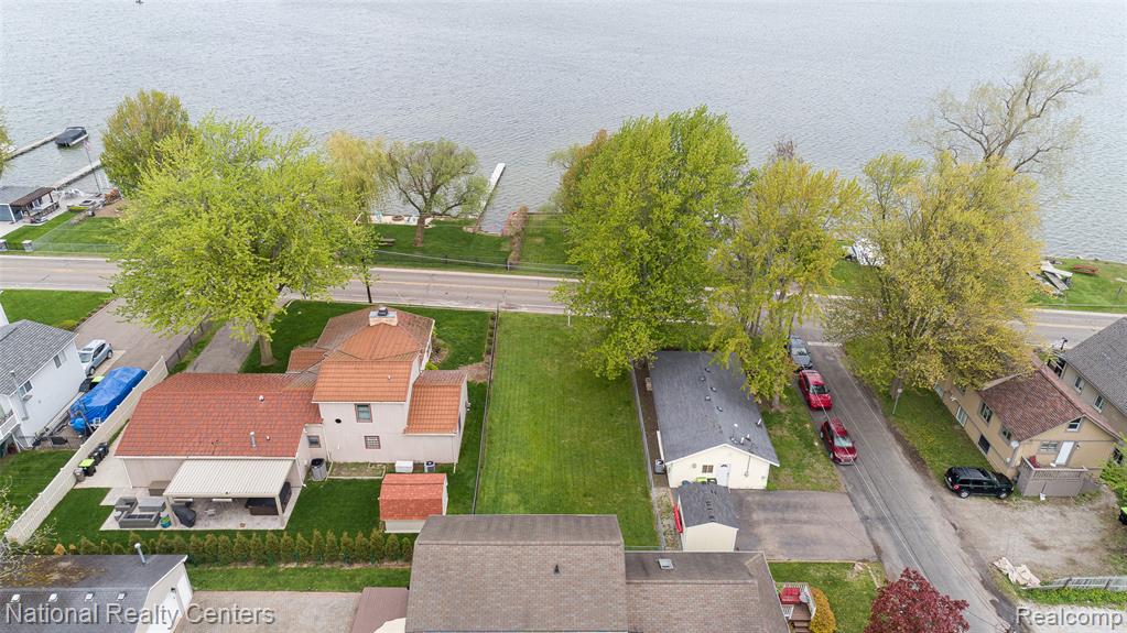 903 S. Lake Drive Property Photo 17