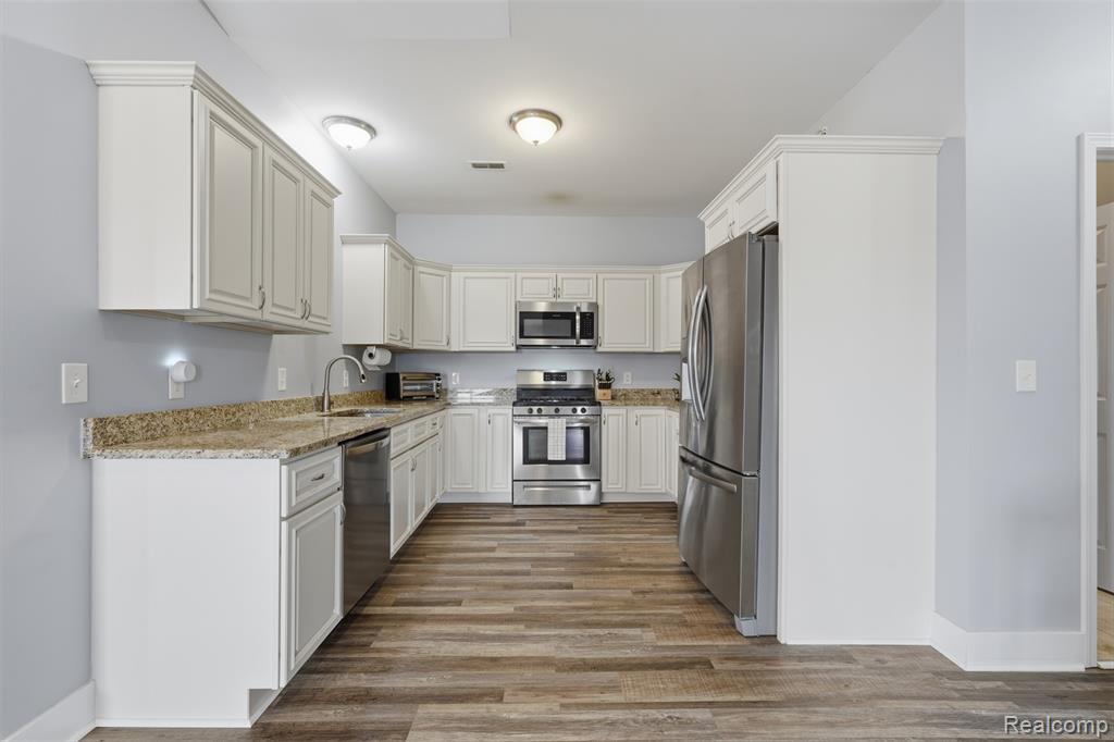 1745 Welland Street Property Photo 16