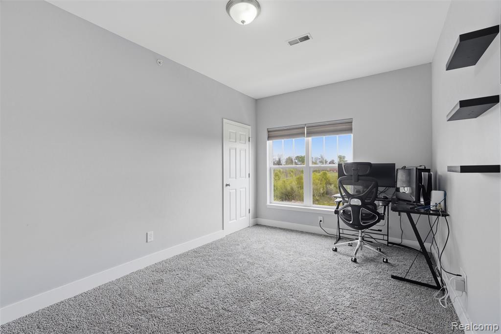 1745 Welland Street Property Photo 21