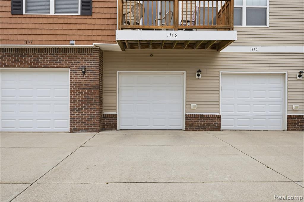 1745 Welland Street Property Photo 27
