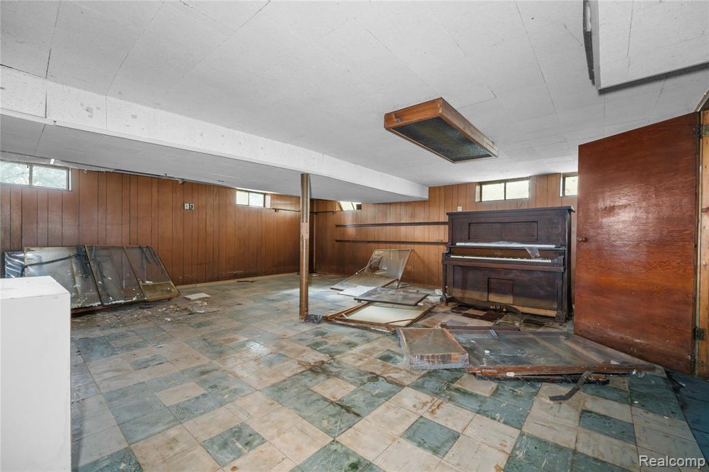 9282 Wayne Road Property Photo 18