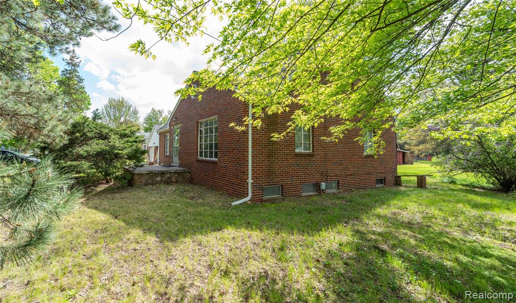 9282 Wayne Road Property Photo 20