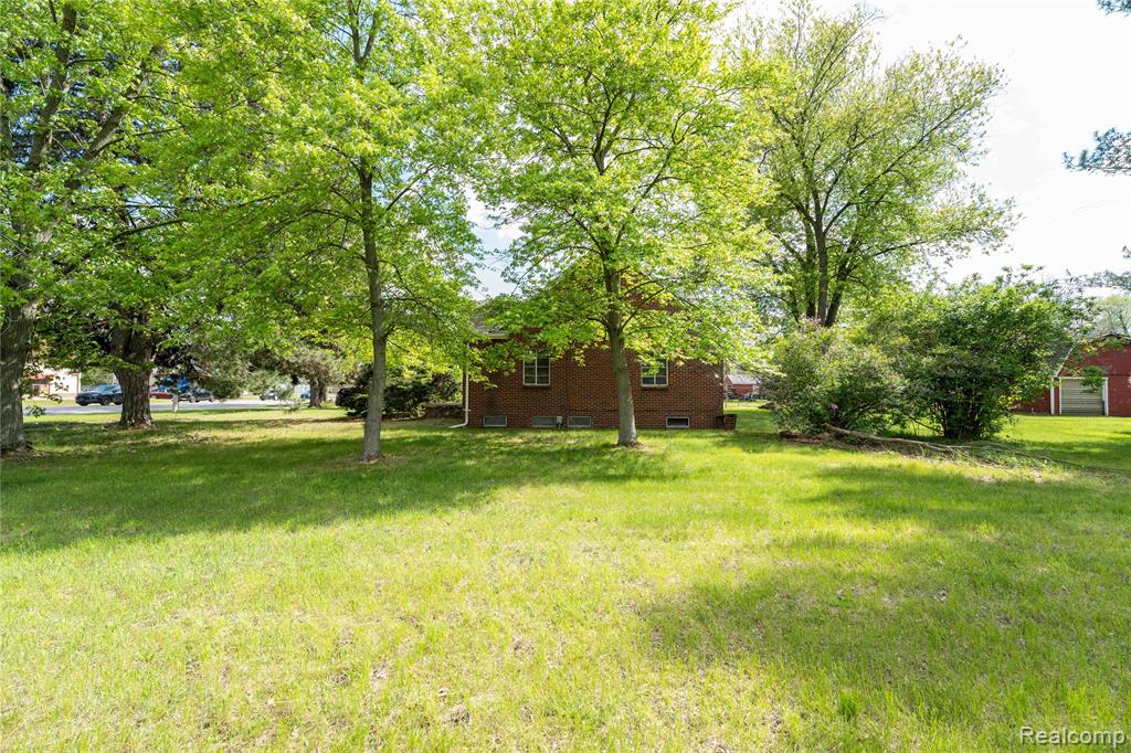 9282 Wayne Road Property Photo 21