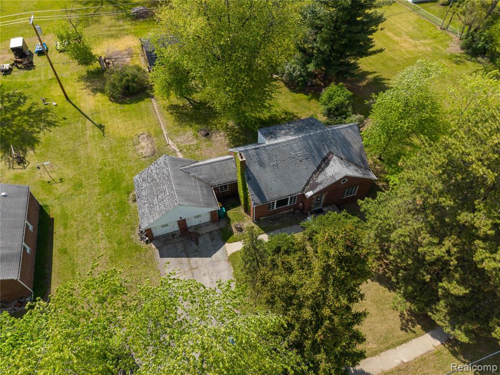 9282 Wayne Road Property Photo 33