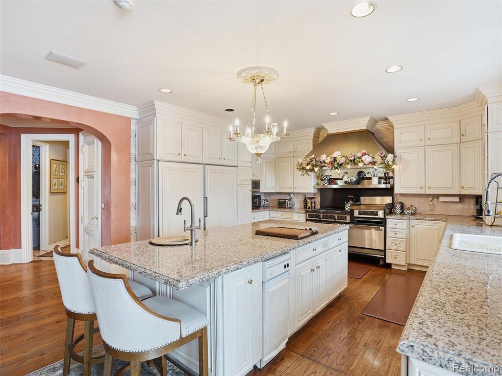 3075 Heron Pointe Drive Property Photo 13