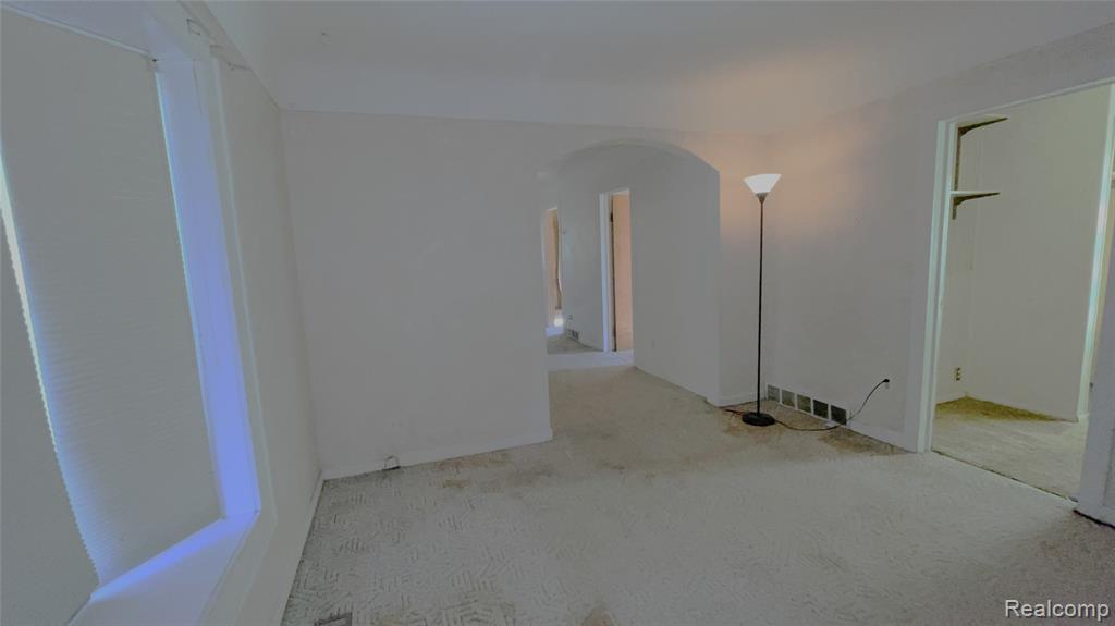 3521 Whitney Avenue Property Photo 7