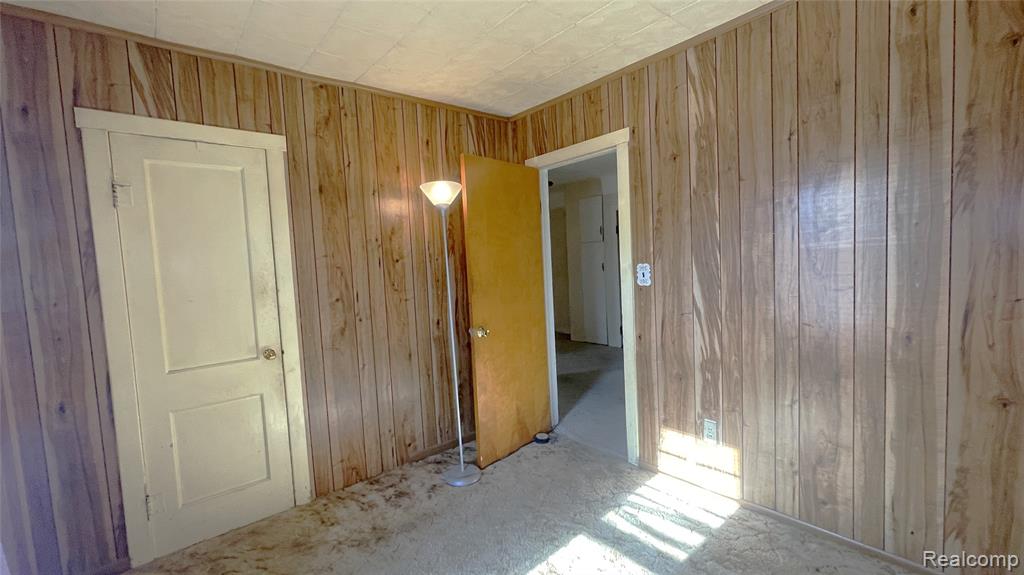 3521 Whitney Avenue Property Photo 17