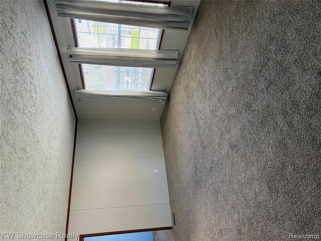 1414 Nardeer St. Property Photo 3