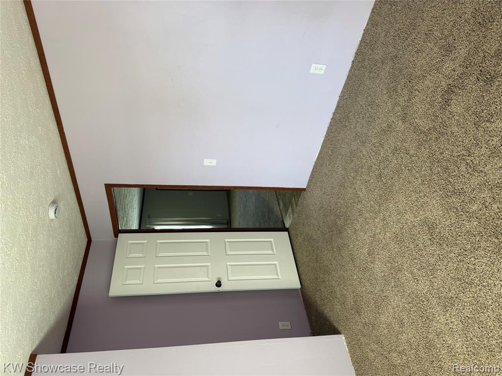 1414 Nardeer St. Property Photo 9