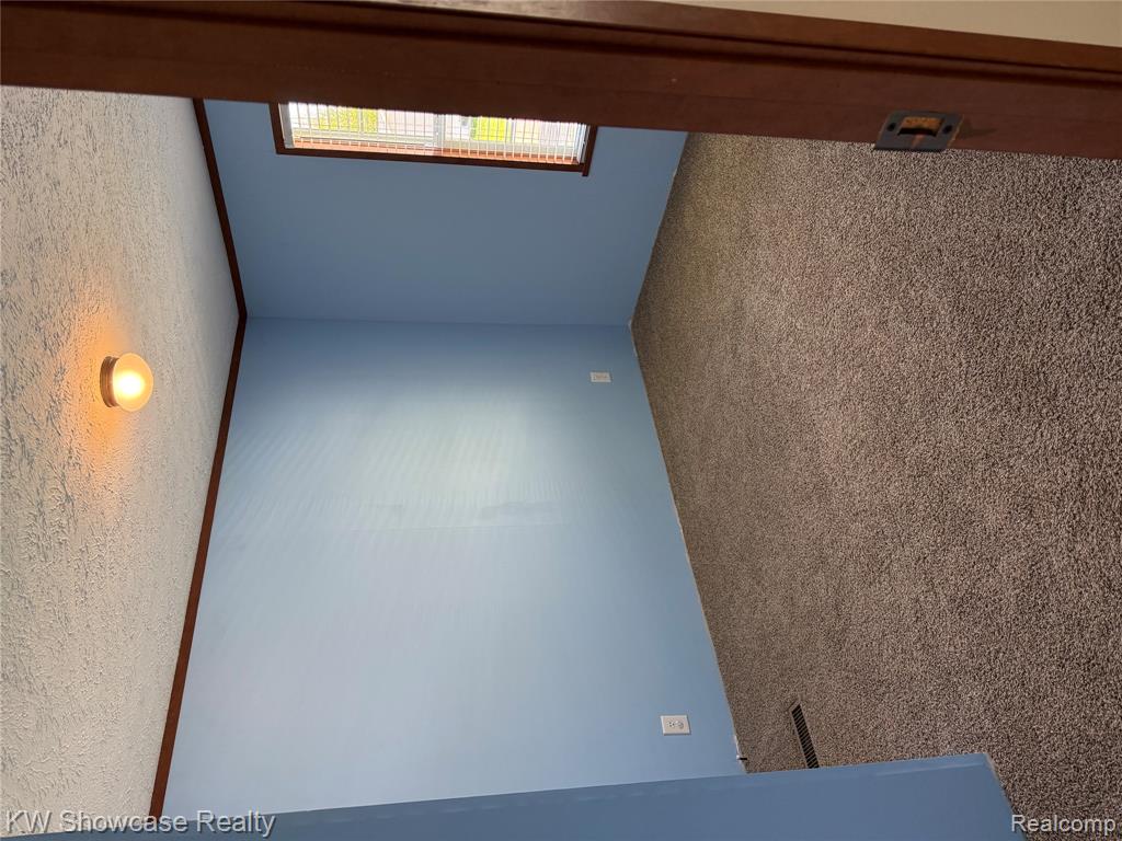 1414 Nardeer St. Property Photo 10