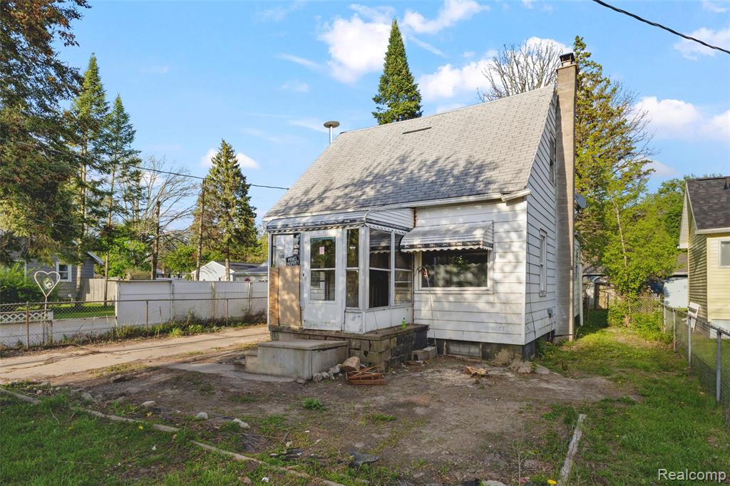 3713 Lowcroft Avenue Property Photo 2