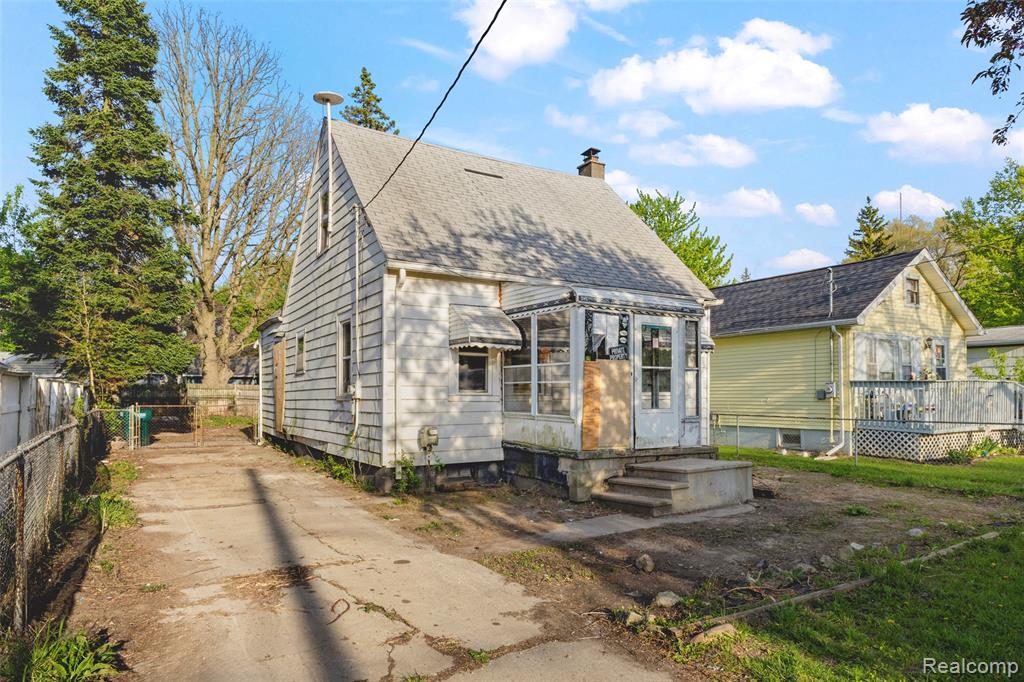 3713 Lowcroft Avenue Property Photo 3