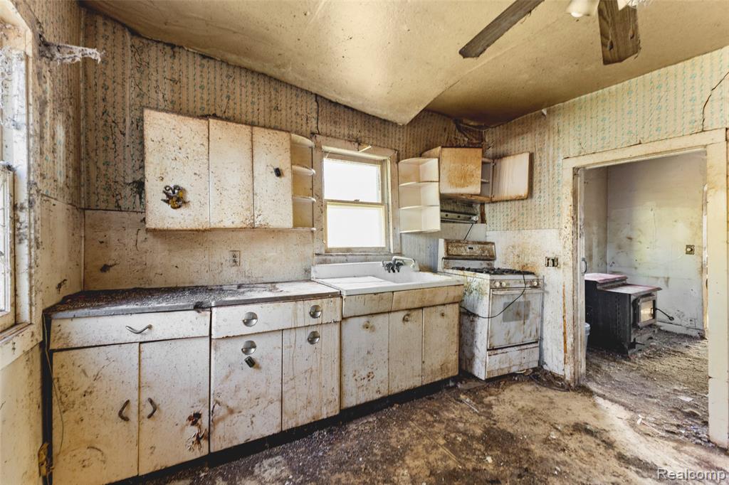 3713 Lowcroft Avenue Property Photo 9
