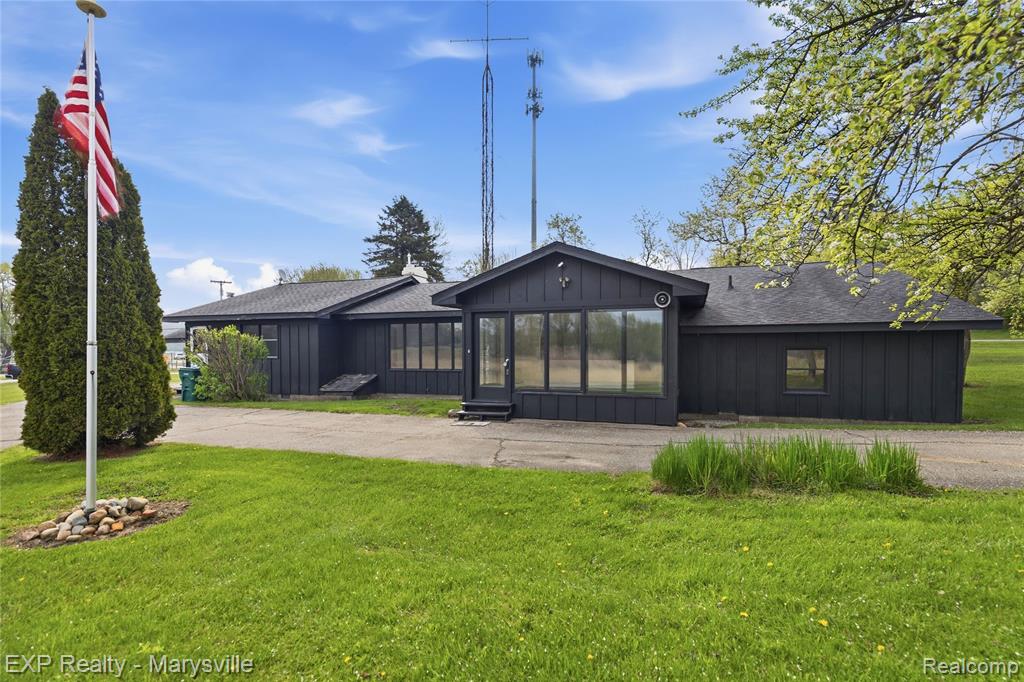 3345 Beach Road Property Photo 1