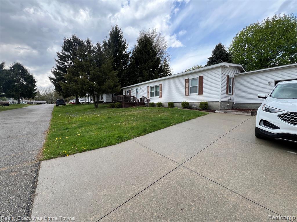 2211 Mark Street Property Photo 1