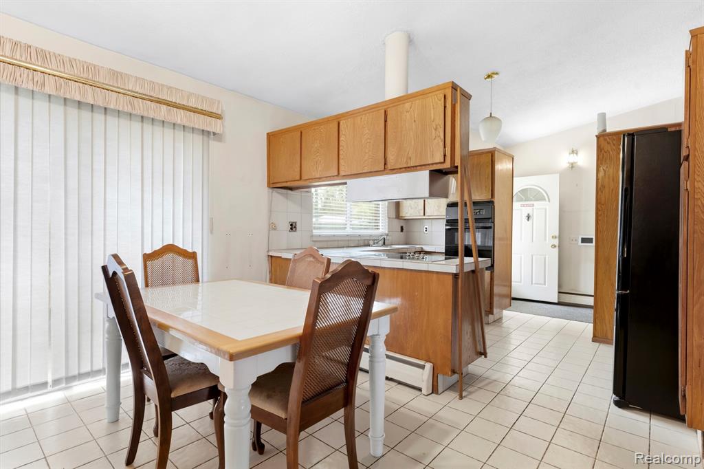23410 Joy Road Property Photo 4