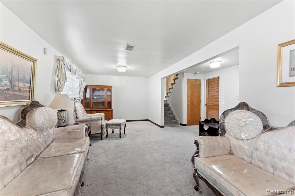 23410 Joy Road Property Photo 11