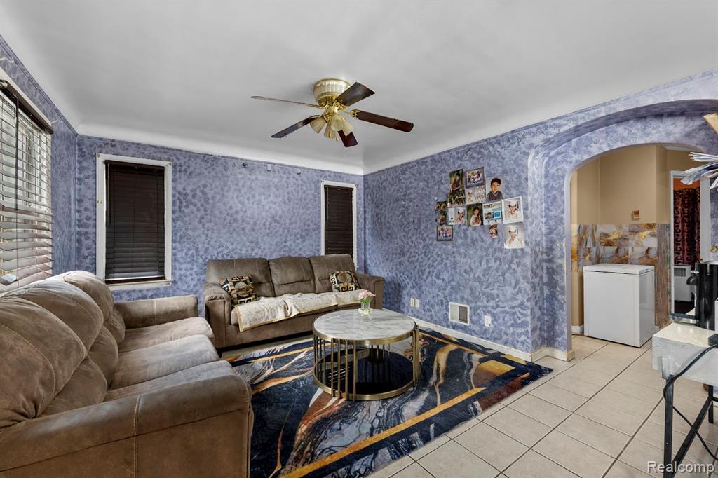6800 Longacre Street Property Photo 10