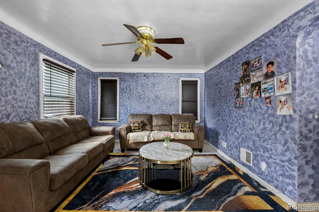 6800 Longacre Street Property Photo 12