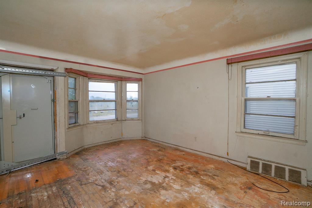 20084 Stahelin Avenue Property Photo 7