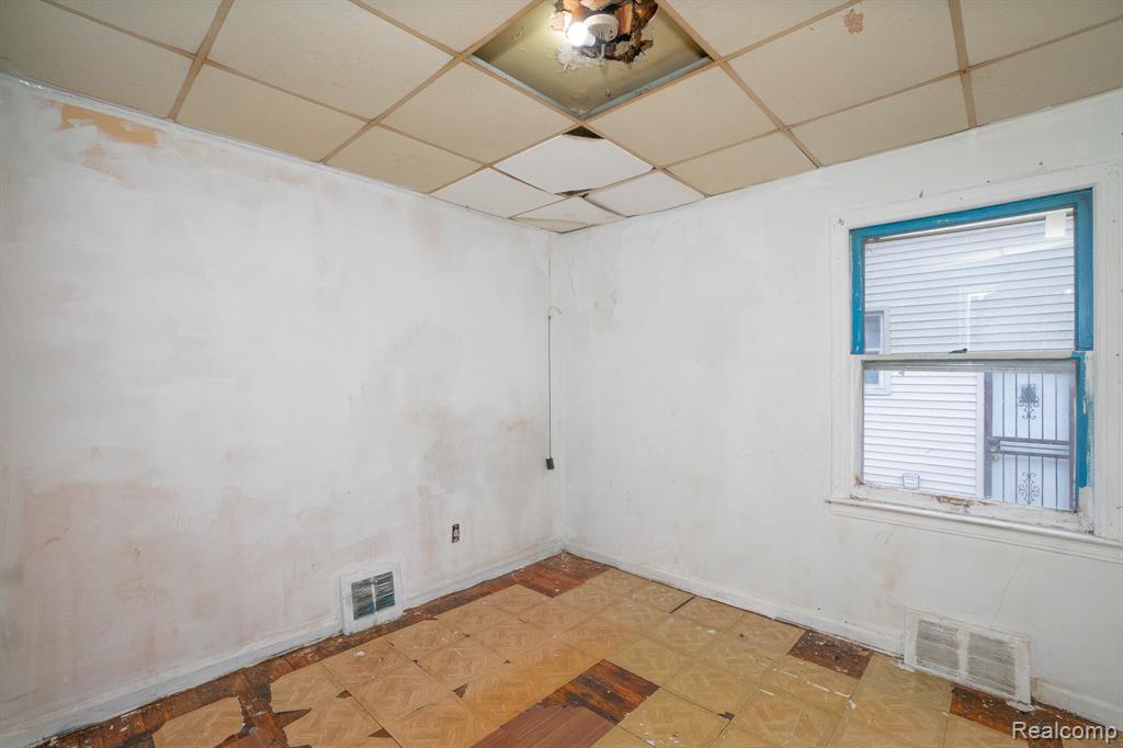 20084 Stahelin Avenue Property Photo 10
