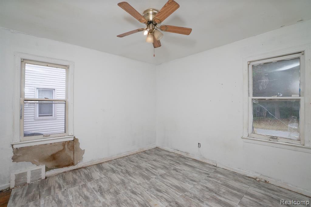20084 Stahelin Avenue Property Photo 12